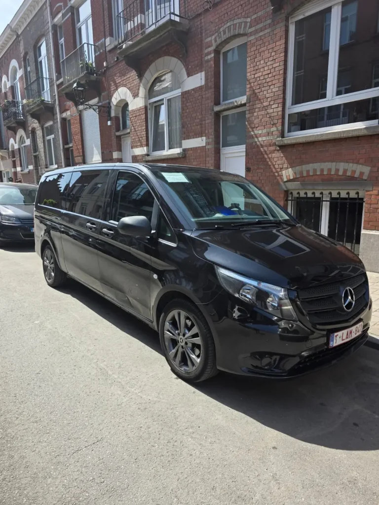 Black Mercedes Vito for a taxi to Brussels-Zaventem airport
